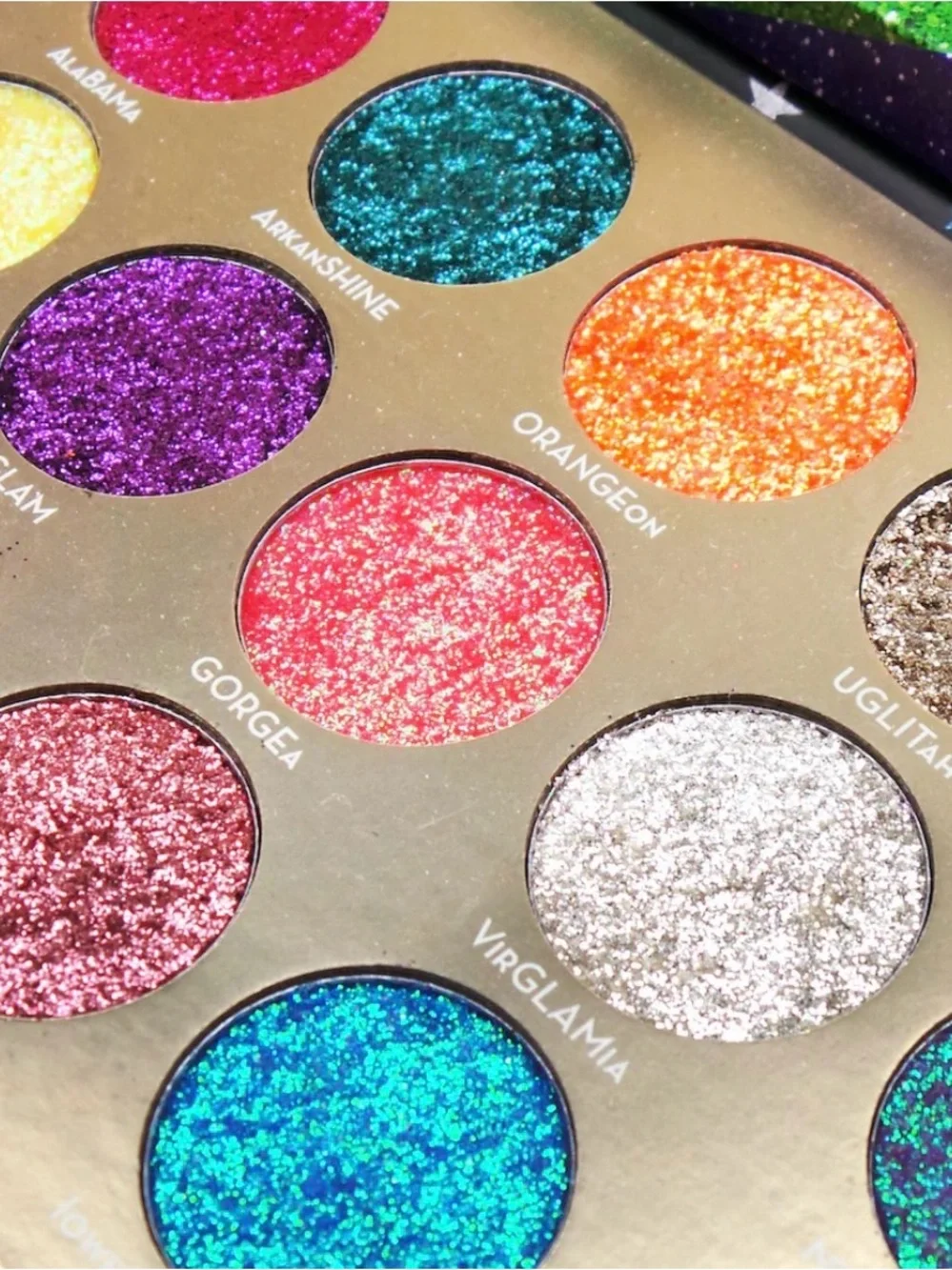 New RUDE United Shades of Glitter - 21 Pressed Glitter Eyeshadow Palette